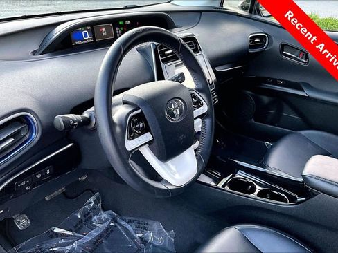 Certified 2017 Toyota Prius Four Touring w/ Premium Convenience Package image 17