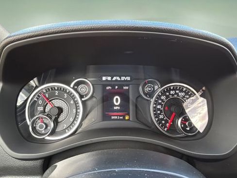 Used 2024 RAM 2500 Tradesman w/ Chrome Appearance Group image 14