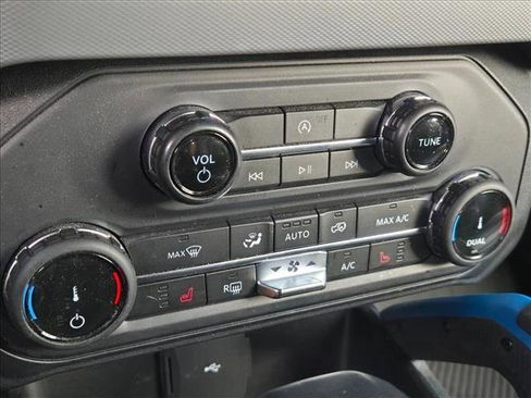 Used 2022 Ford Bronco Black Diamond image 18