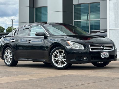 Used 2014 Nissan Maxima 3.5 SV w/ Premium Package FWD image 2
