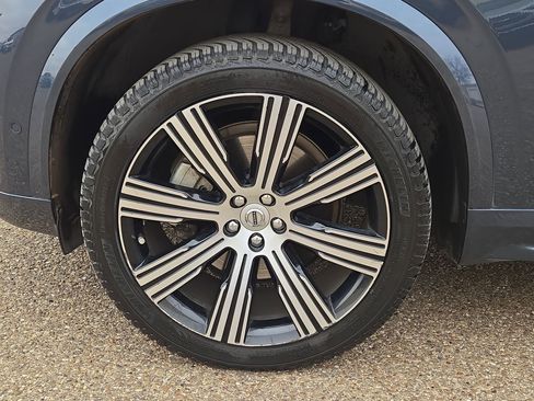 Used 2022 Volvo XC90 T6 Inscription w/ Advanced Package image 11
