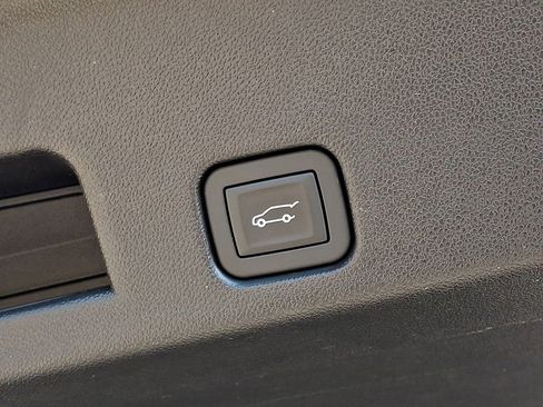 Used 2025 GMC Acadia Elevation AWD/4WD image 31