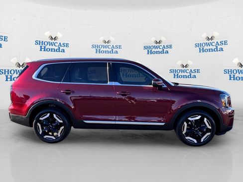 Used 2024 Kia Telluride EX w/ EX Captain's Chair Package FWD image 9