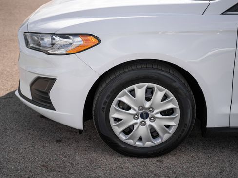 Used 2020 Ford Fusion S image 9