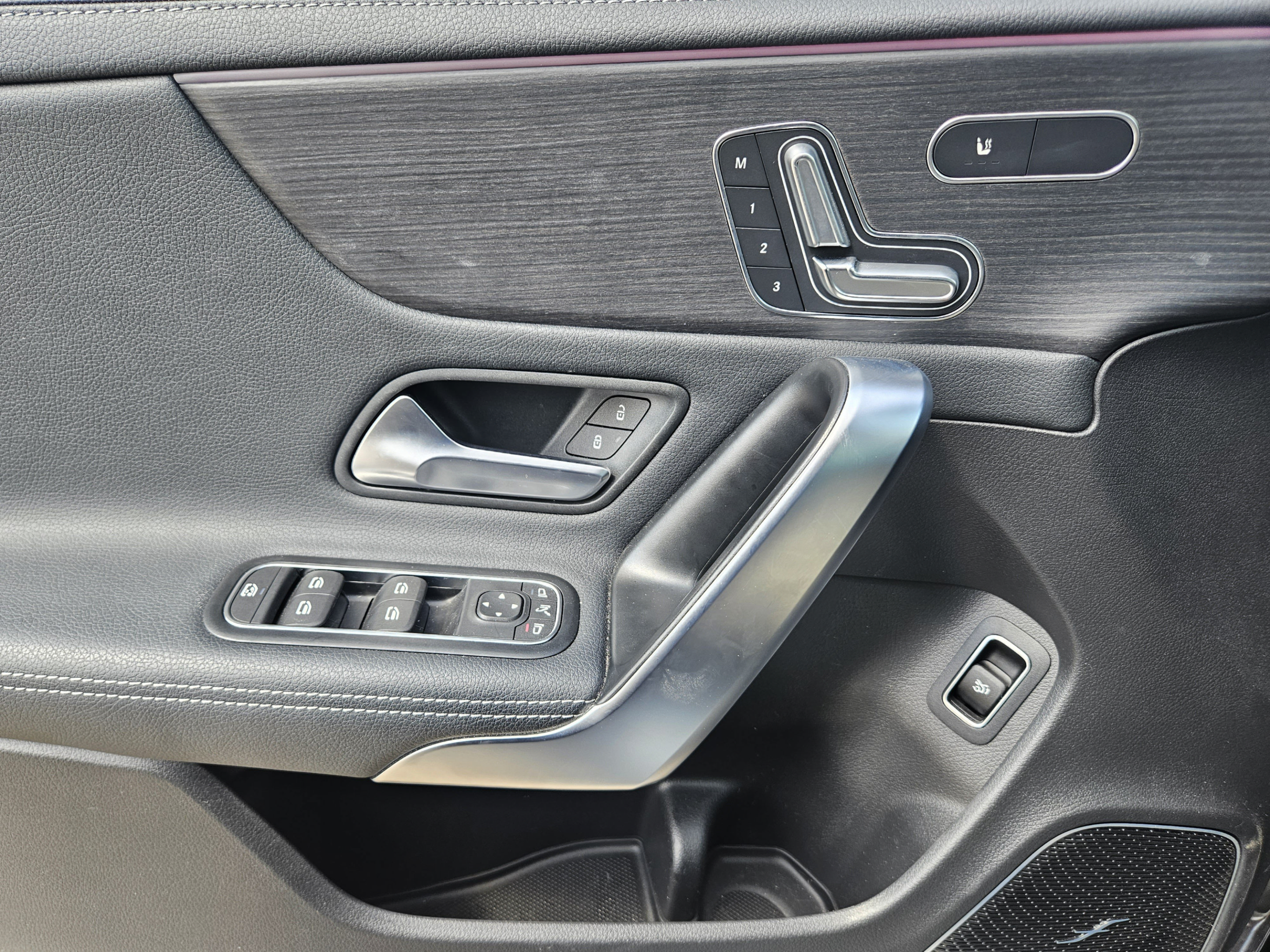 Used 2025 Mercedes-Benz CLA 250 image 14