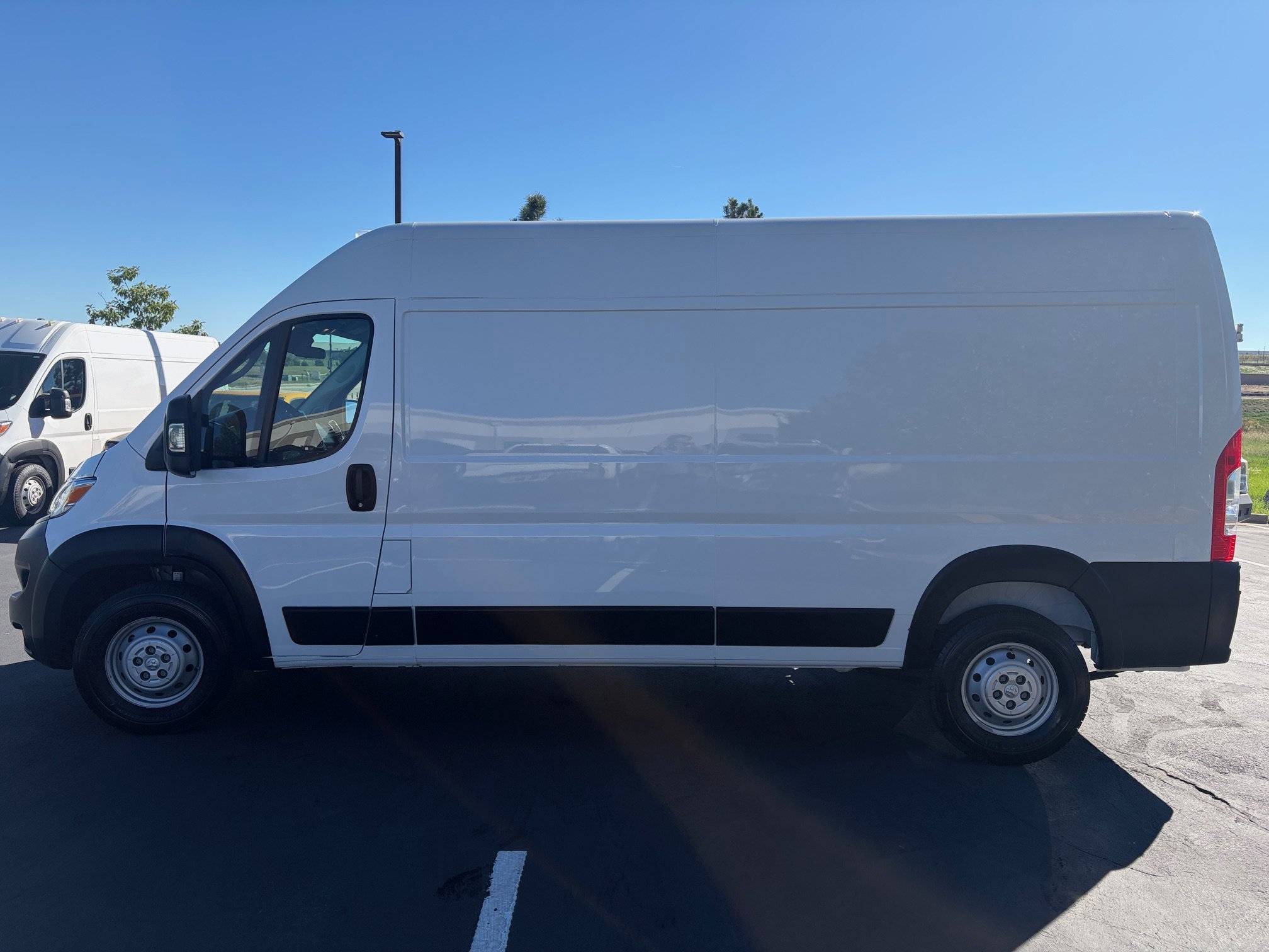 Used 2023 RAM ProMaster 2500 FWD image 4