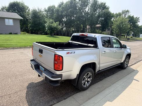 Used 2020 Chevrolet Colorado Z71 AWD/4WD image 3
