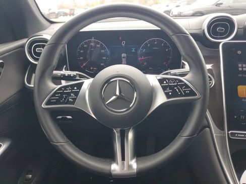 Used 2025 Mercedes-Benz GLC 300 4MATIC image 30