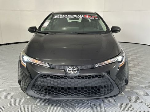 Used 2022 Toyota Corolla LE FWD image 3