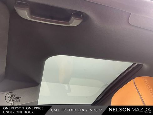 Used 2018 Land Rover Discovery HSE image 31