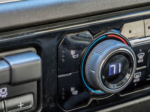 Used 2024 Chevrolet Silverado 2500 LT image 30