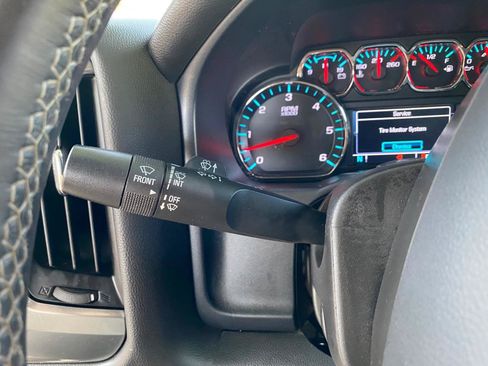 Used 2018 Chevrolet Silverado 1500 LT AWD/4WD image 56