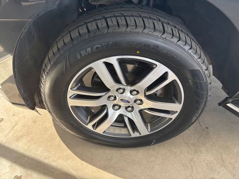 Used 2023 Ford Expedition Max XLT image 53