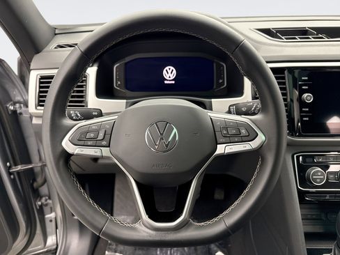 Used 2022 Volkswagen Atlas Cross Sport SE image 12