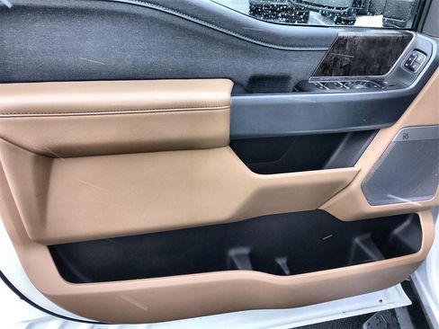 Used 2024 Ford F250 Lariat w/ Chrome Package image 13