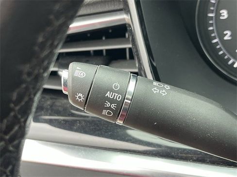 Used 2023 Cadillac XT6 Premium Luxury w/ Technology Package image 23