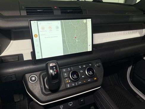 Used 2022 Land Rover Defender 110 X-Dynamic HSE AWD/4WD image 18