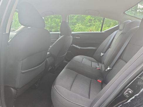 Used 2019 Nissan Altima 2.5 S FWD image 13