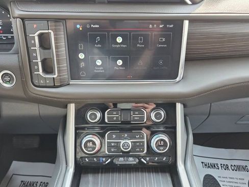 Used 2022 GMC Yukon XL Denali w/ Denali Premium Package AWD/4WD image 18