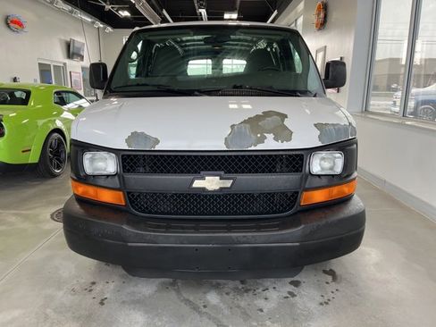 Used 2011 Chevrolet Express 1500 image 2