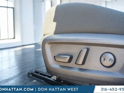 Used 2023 Nissan Rogue SV image 16