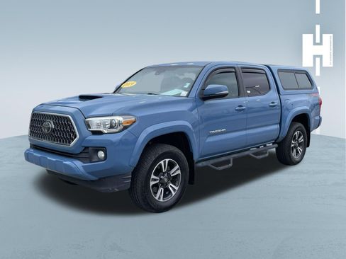 Used 2019 Toyota Tacoma TRD Sport AWD/4WD image 3