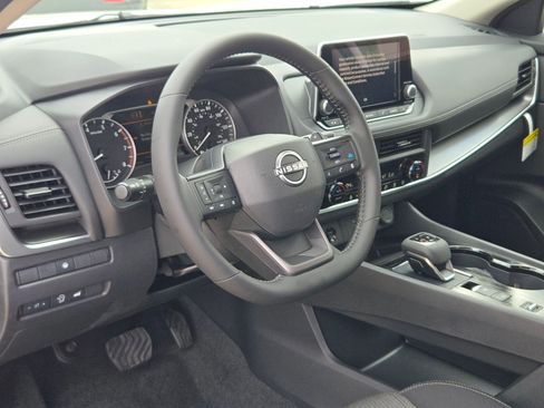 New 2026 Nissan Rogue SV FWD image 10