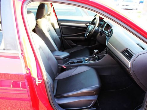 Used 2019 Volkswagen Jetta SE image 11