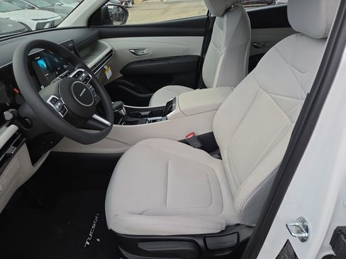New 2026 Hyundai Tucson SE image 4