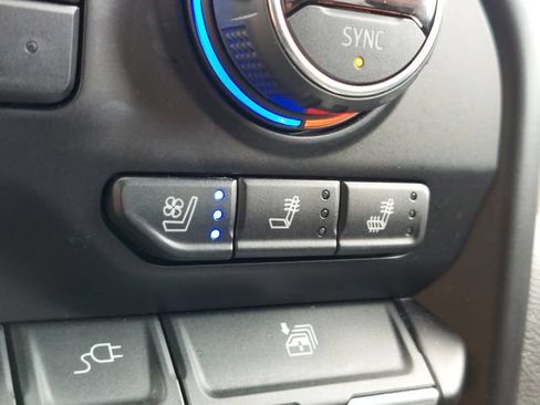Used 2019 Chevrolet Silverado 1500 High Country AWD/4WD image 16