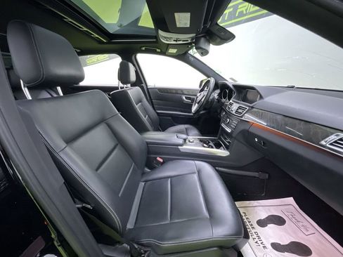 Used 2016 Mercedes-Benz E 350 4MATIC Sedan w/ Premium Package image 27