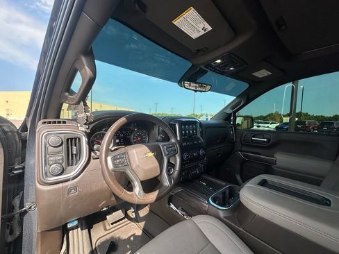 Used 2021 Chevrolet Silverado 1500 LTZ w/ LTZ Premium Package RWD image 8