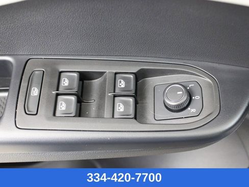 Certified 2025 Volkswagen Taos S image 16