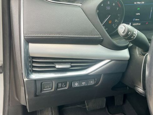 Used 2021 Cadillac XT4 Premium Luxury FWD image 10