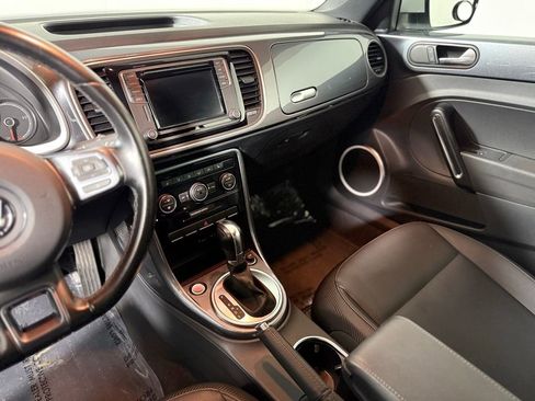 Used 2019 Volkswagen Beetle 2.0T SE FWD image 11