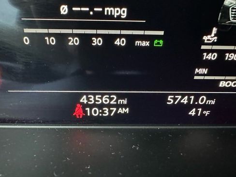 Used 2021 Audi S4 Premium Plus w/ Premium Plus Package image 24