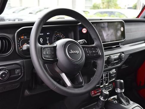 Used 2026 Jeep Wrangler Unlimited Rubicon AWD/4WD image 21
