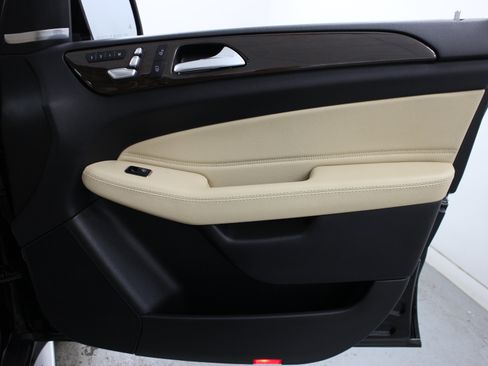 Used 2018 Mercedes-Benz GLS 450 4MATIC image 33