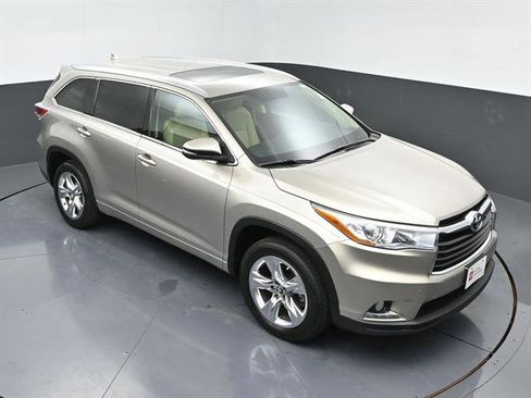 Certified 2016 Toyota Highlander Limited FWD image 37