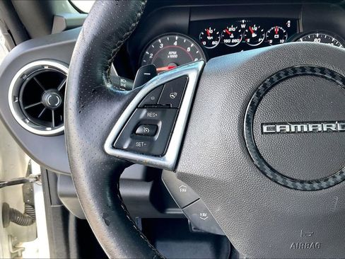 Used 2016 Chevrolet Camaro SS RWD image 8