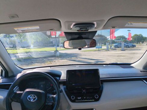 Used 2024 Toyota Corolla Cross L FWD image 30