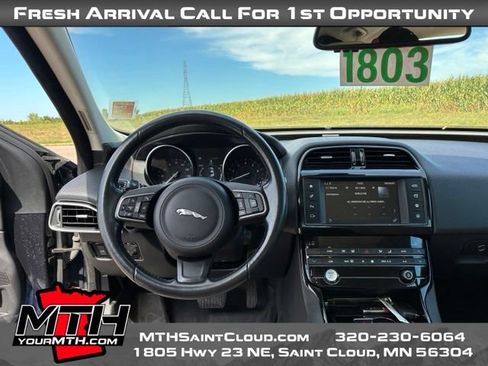 Used 2018 Jaguar XE Premium AWD/4WD image 11