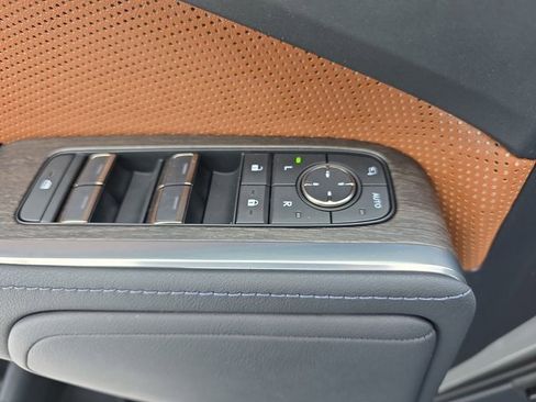 Used 2024 Lexus GX 550 w/ Cold Area Package image 29