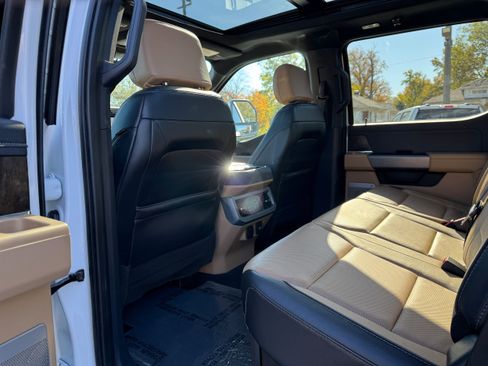 Used 2024 Ford F350 Lariat w/ Chrome Package image 13
