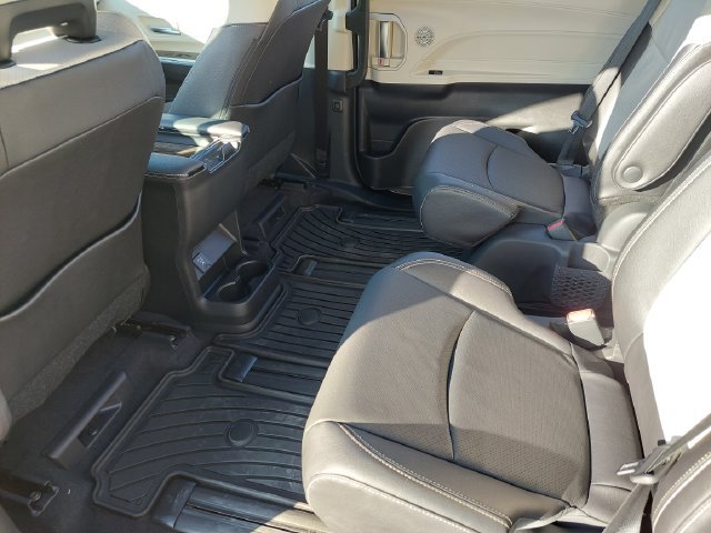 Used 2026 Toyota Sienna Limited AWD/4WD image 41