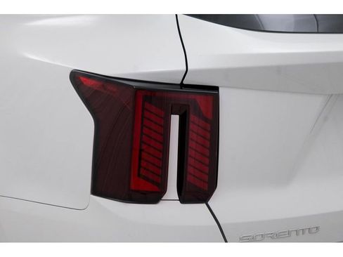 New 2025 Kia Sorento SX Prestige image 9