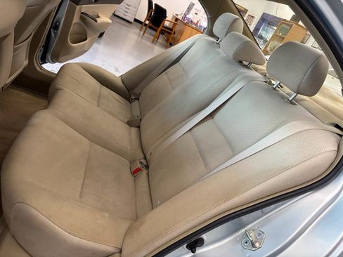 Used 2007 Honda Civic Hybrid Sedan image 23