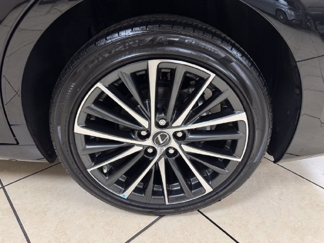 Used 2024 Lexus ES 250 w/ Premium Package AWD/4WD image 24