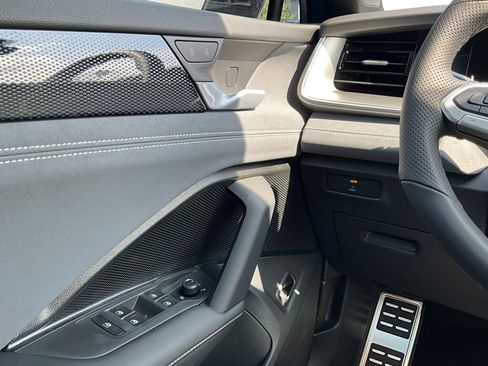 New 2025 Volkswagen Tiguan SE R-Line image 23