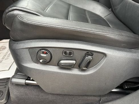 Used 2016 Volkswagen Touareg Executive image 12